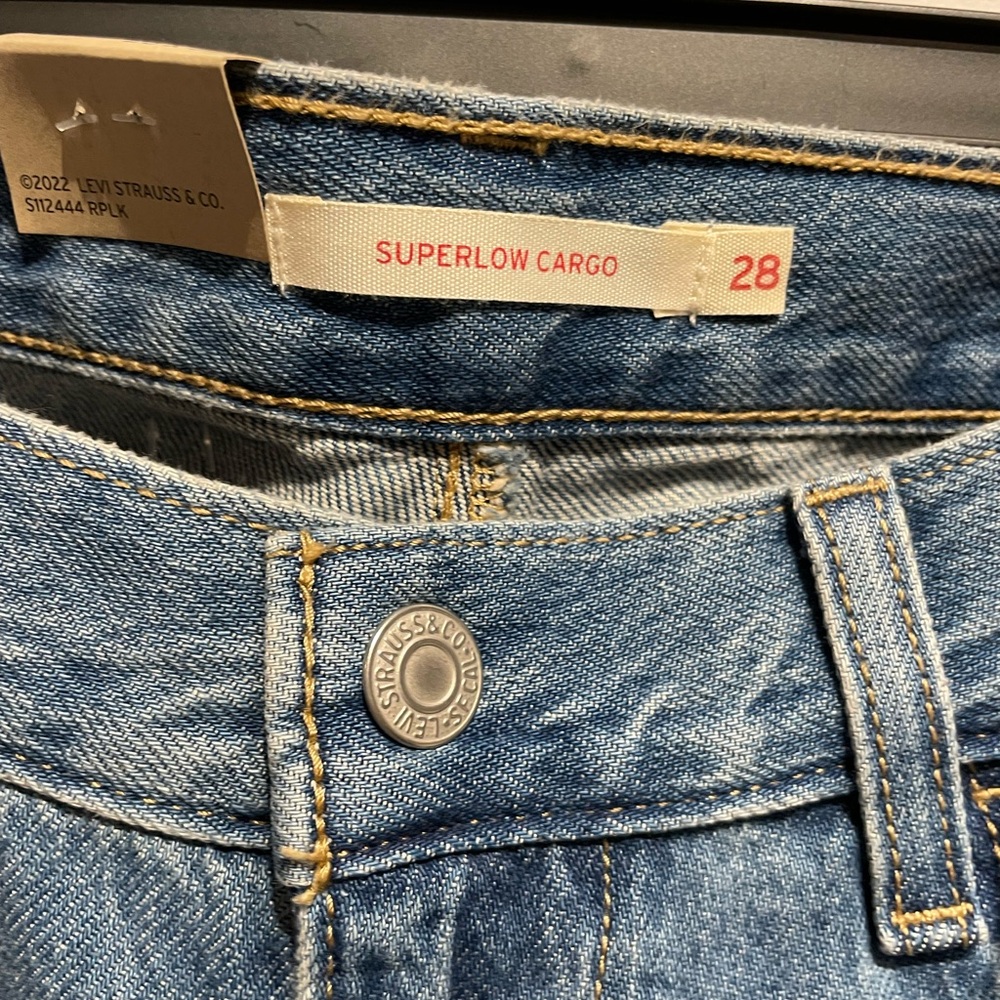 Levi's Superlow Loose Cargo Lightweight Jeans Women's 28X32 Blue NWT - Picture 5 of 8